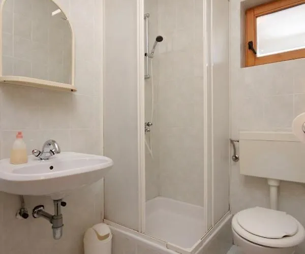 2470b فيس