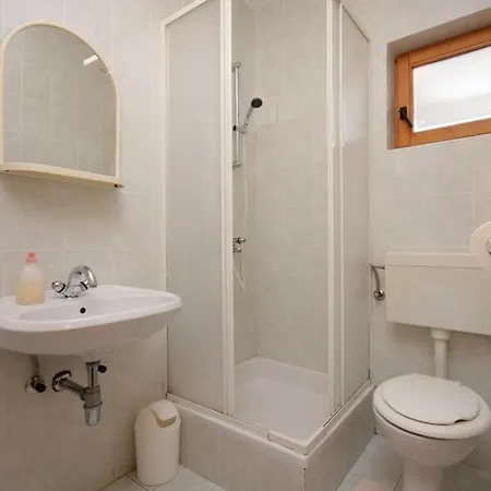 Studio Vis 2470b Vis